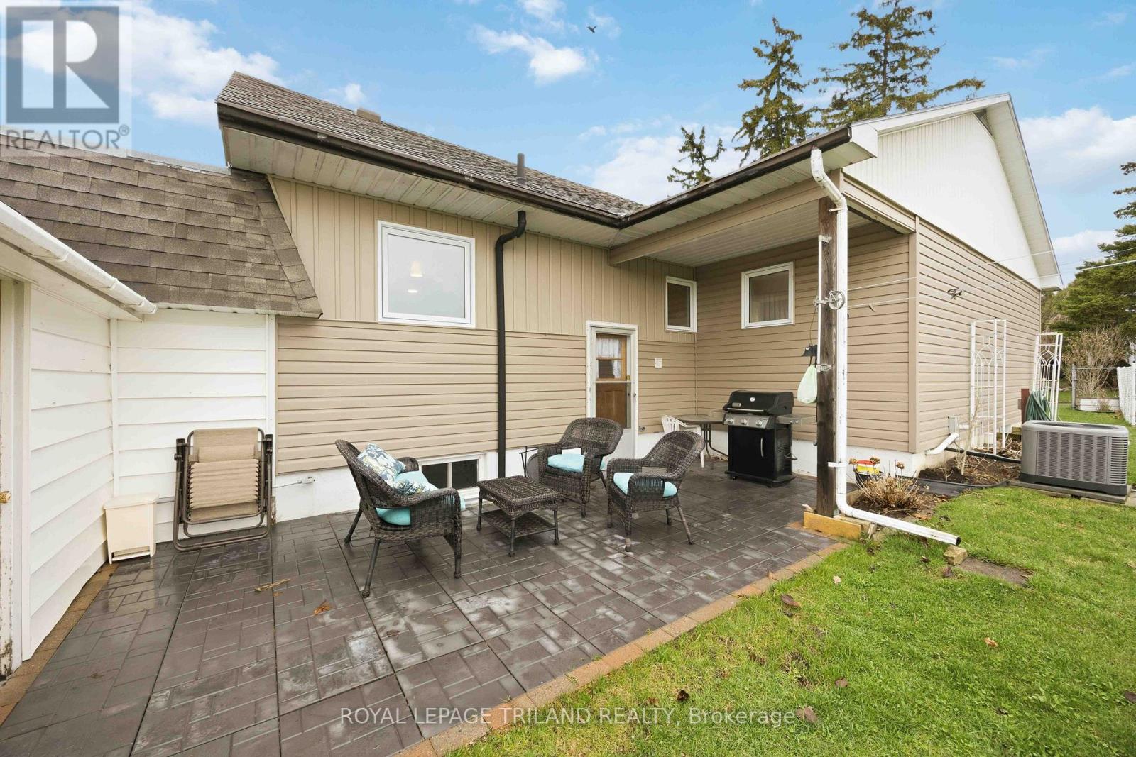 8376 Townsend Line, Lambton Shores, Ontario  N0M 1B0 - Photo 32 - X13008998