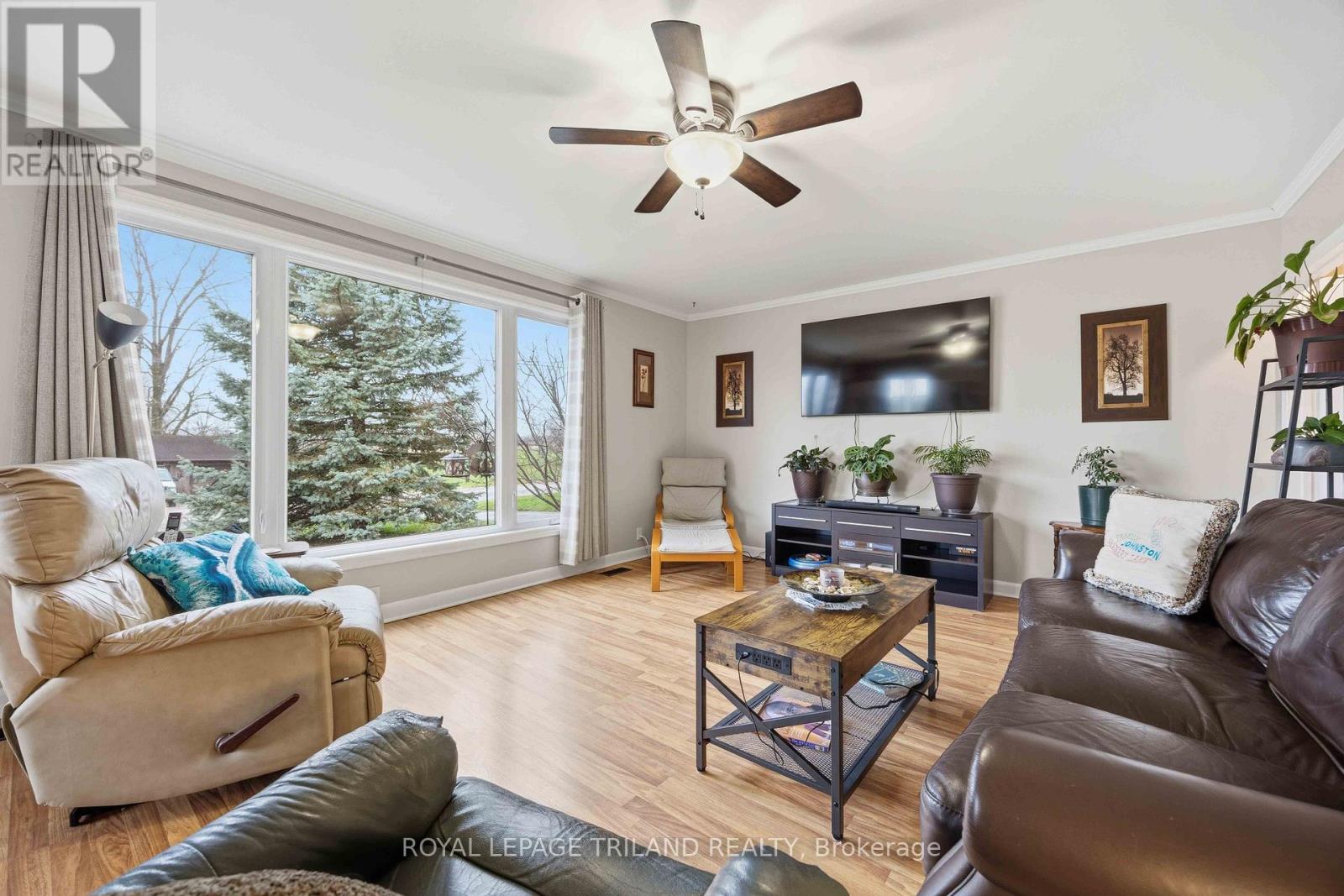 8376 Townsend Line, Lambton Shores, Ontario  N0M 1B0 - Photo 4 - X13008998