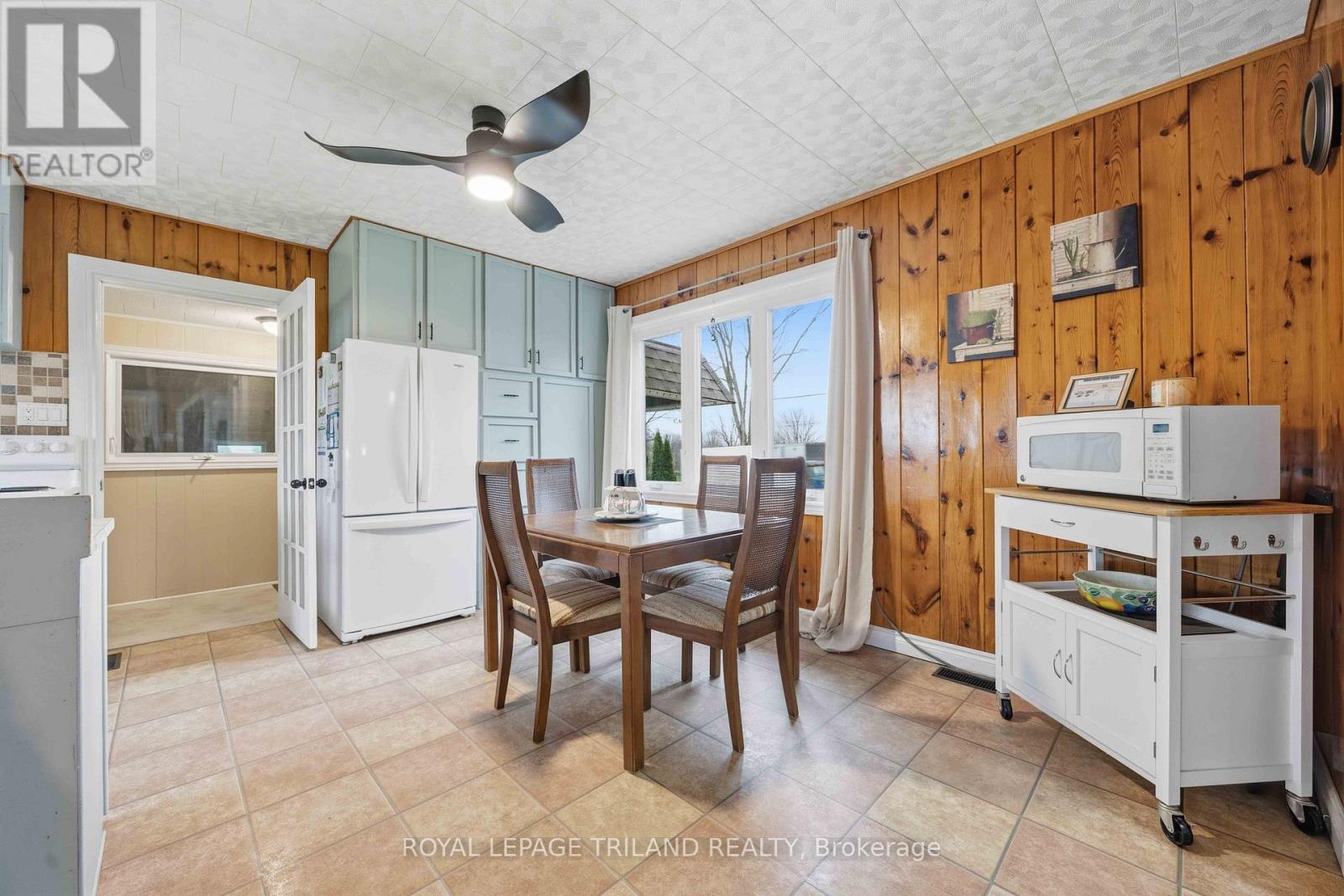 8376 Townsend Line, Lambton Shores, Ontario  N0M 1B0 - Photo 9 - X13008998