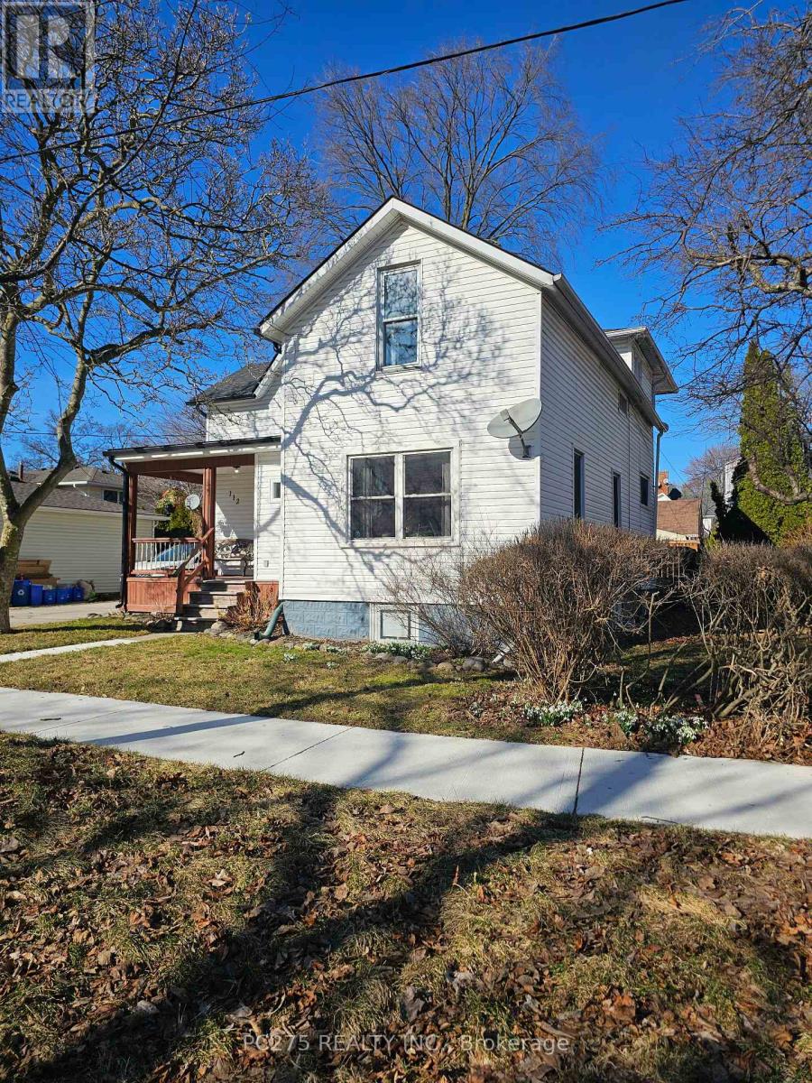 112 Essex Street, Sarnia, Ontario  N7T 4R7 - Photo 2 - X13009134