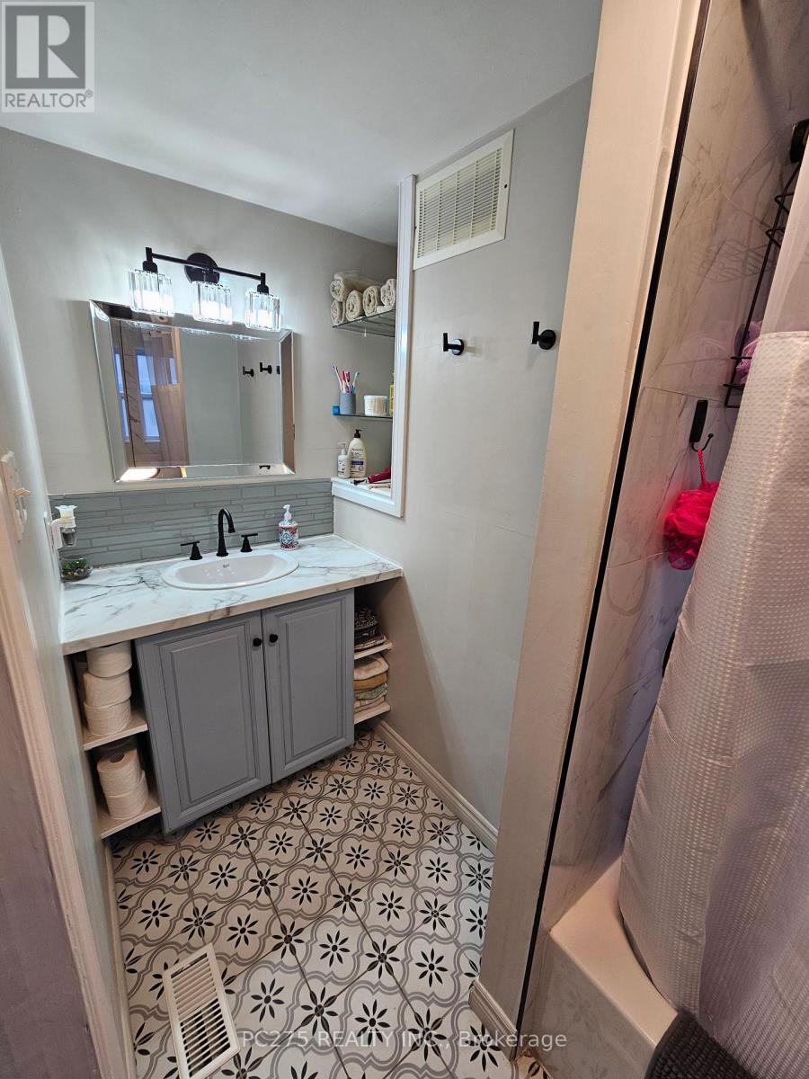 112 Essex Street, Sarnia, Ontario  N7T 4R7 - Photo 26 - X13009134