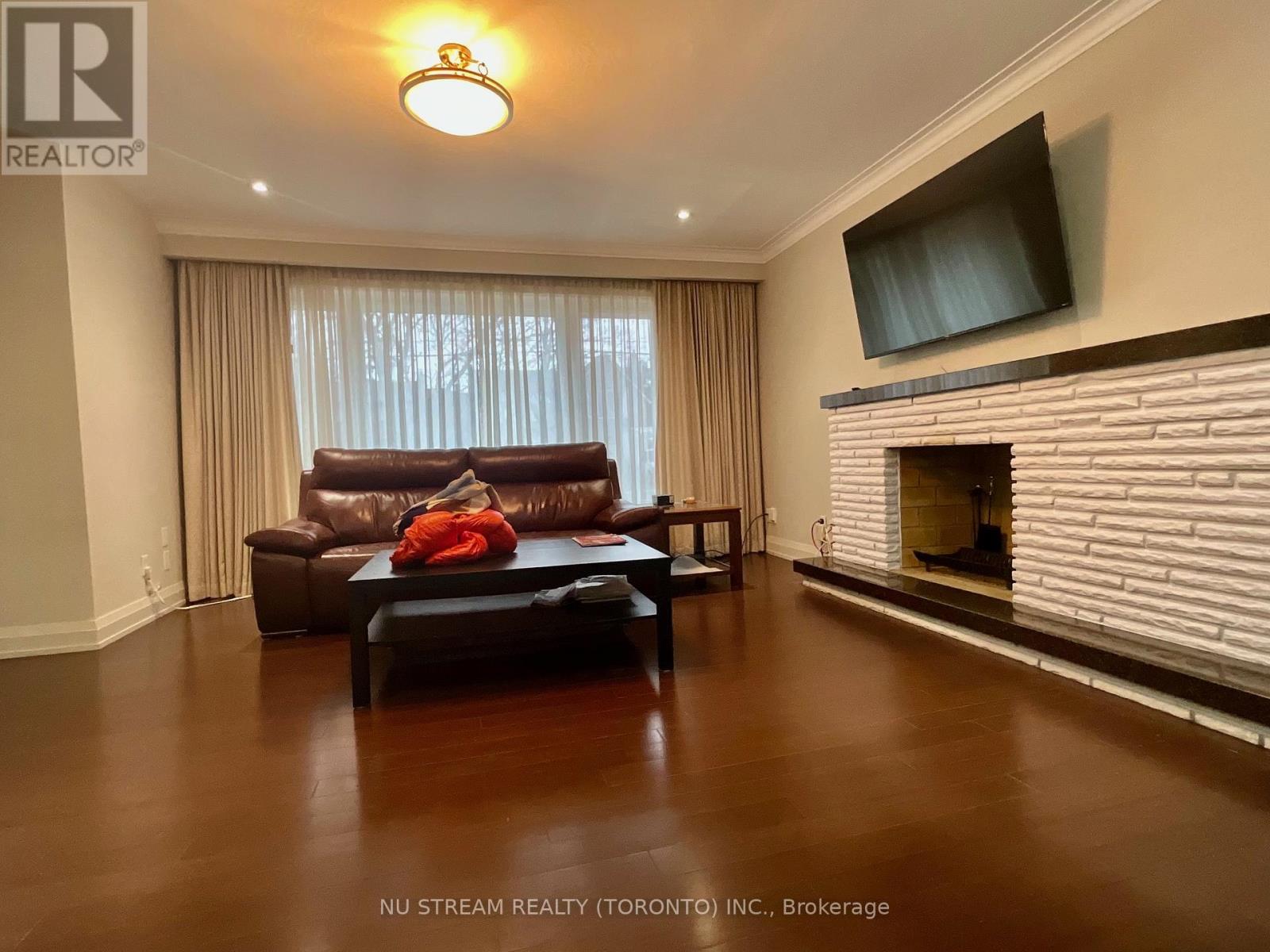 Upper - 260 Fisherville Road, Toronto, Ontario  M2R 3C5 - Photo 3 - C13008934