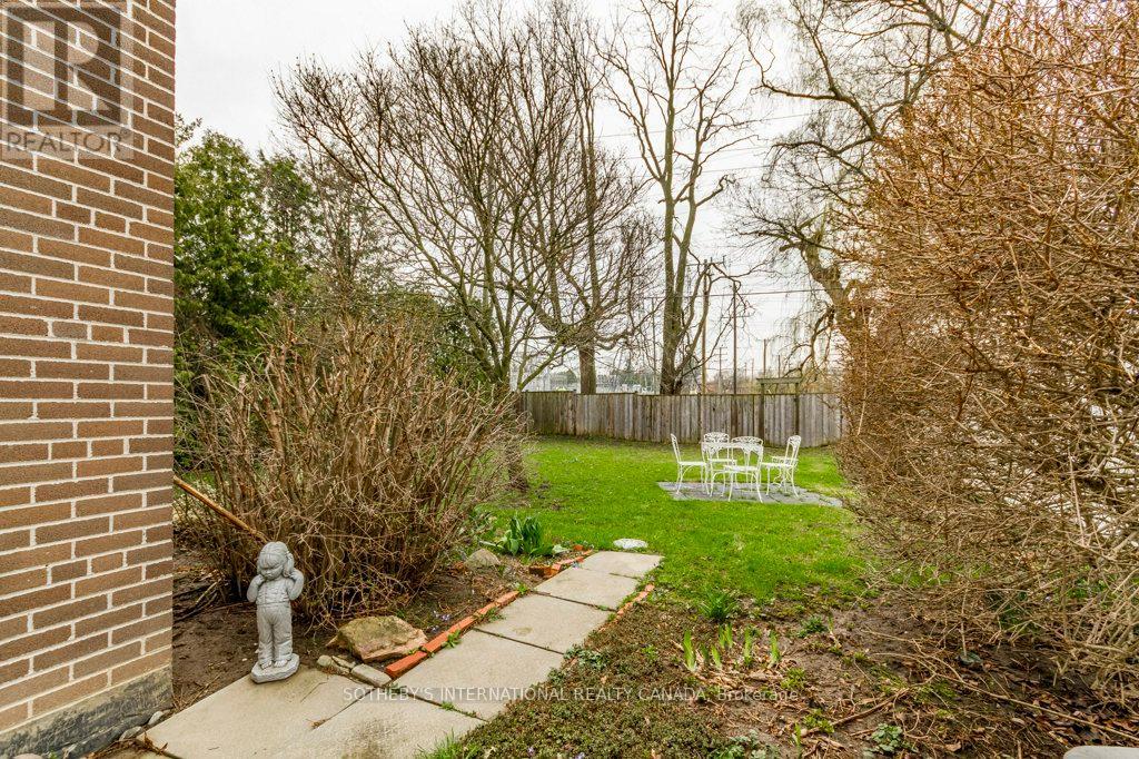 21 Summerside Crescent, Toronto, Ontario  M2H 1W9 - Photo 29 - C13009008