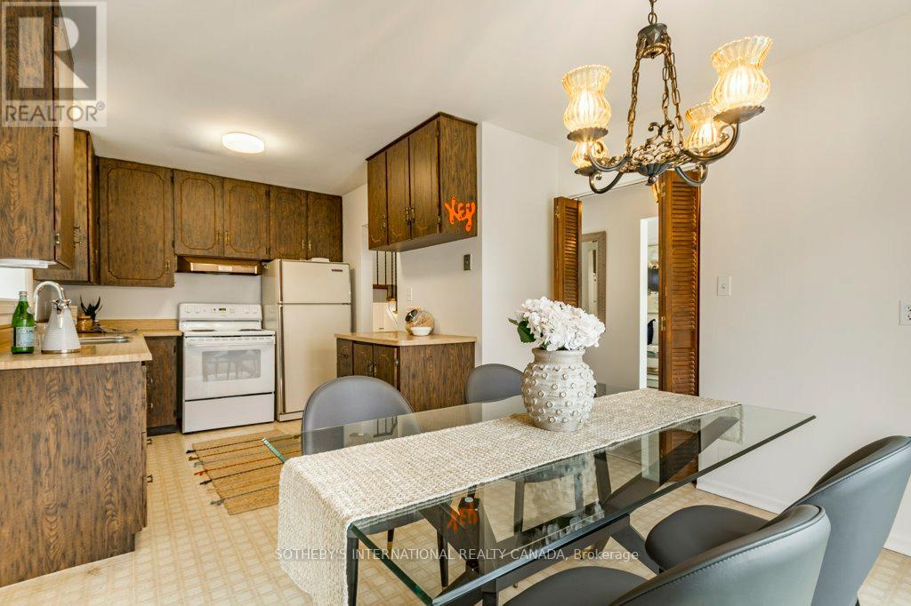 21 Summerside Crescent, Toronto, Ontario  M2H 1W9 - Photo 7 - C13009008