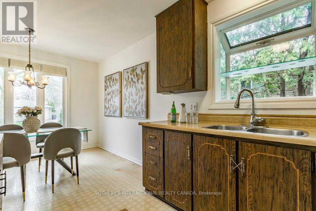 21 Summerside Crescent, Toronto, Ontario  M2H 1W9 - Photo 9 - C13009008