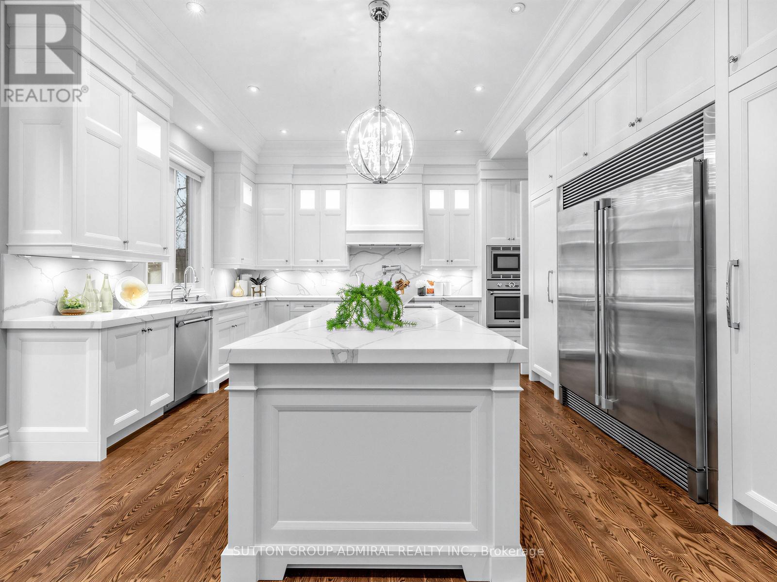 5 Lloydminster Crescent, Toronto, Ontario  M2M 2R9 - Photo 11 - C13009086