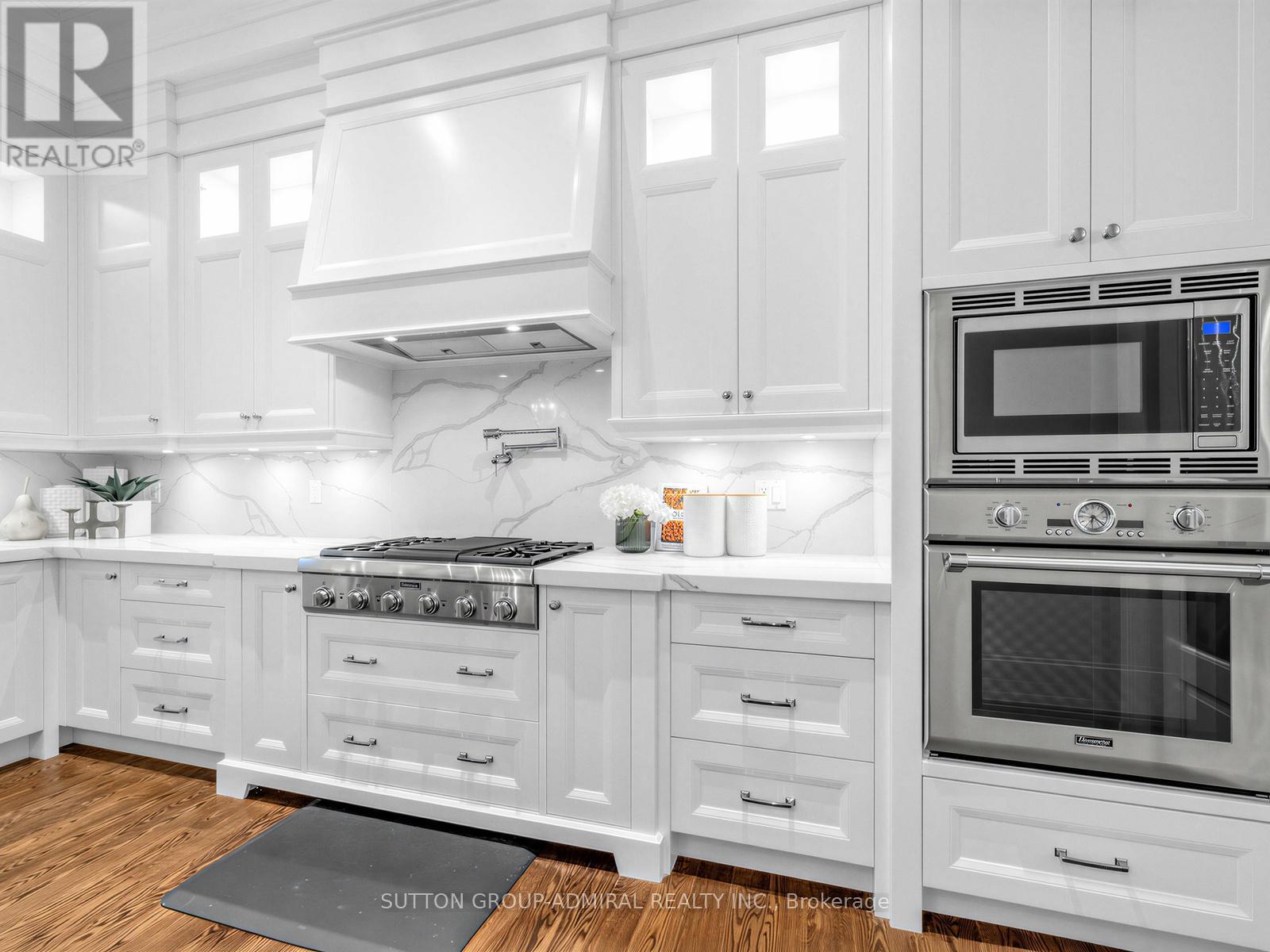 5 Lloydminster Crescent, Toronto, Ontario  M2M 2R9 - Photo 15 - C13009086