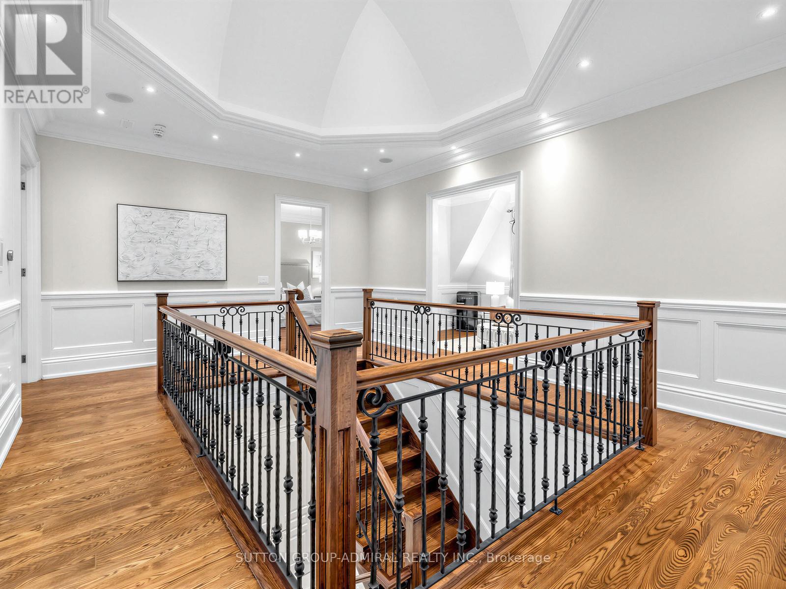 5 Lloydminster Crescent, Toronto, Ontario  M2M 2R9 - Photo 32 - C13009086