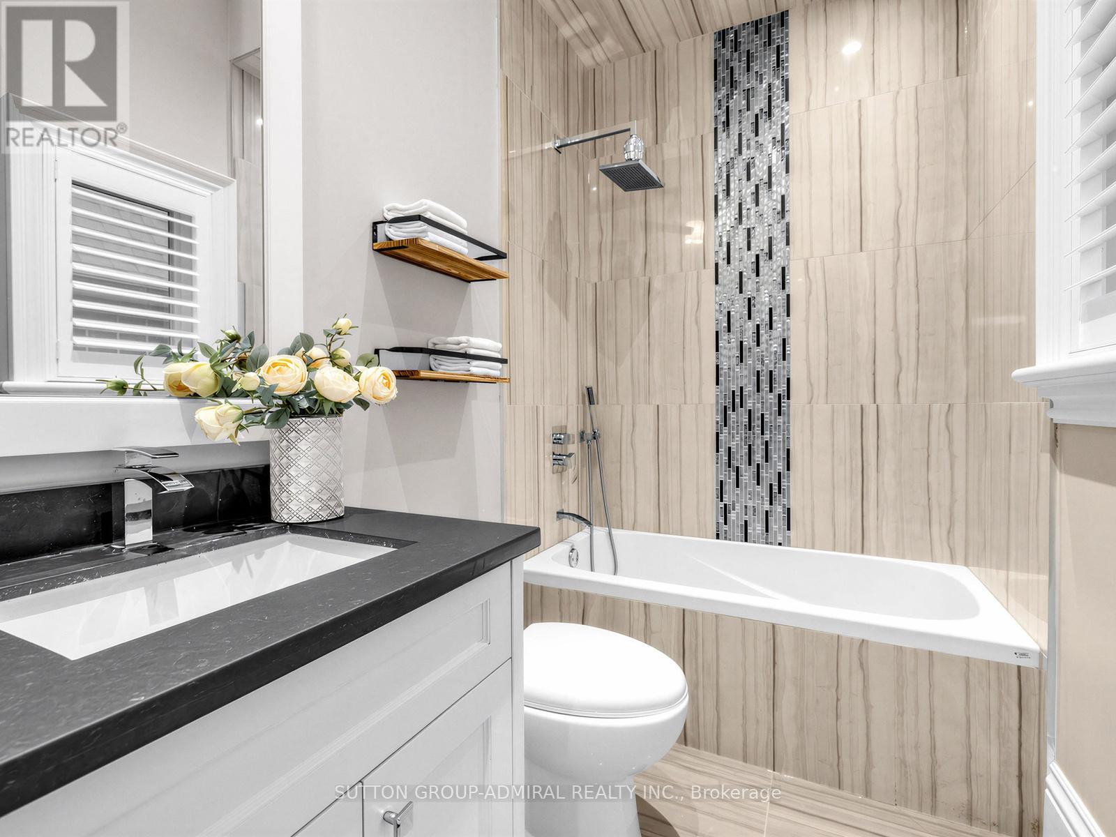 5 Lloydminster Crescent, Toronto, Ontario  M2M 2R9 - Photo 34 - C13009086