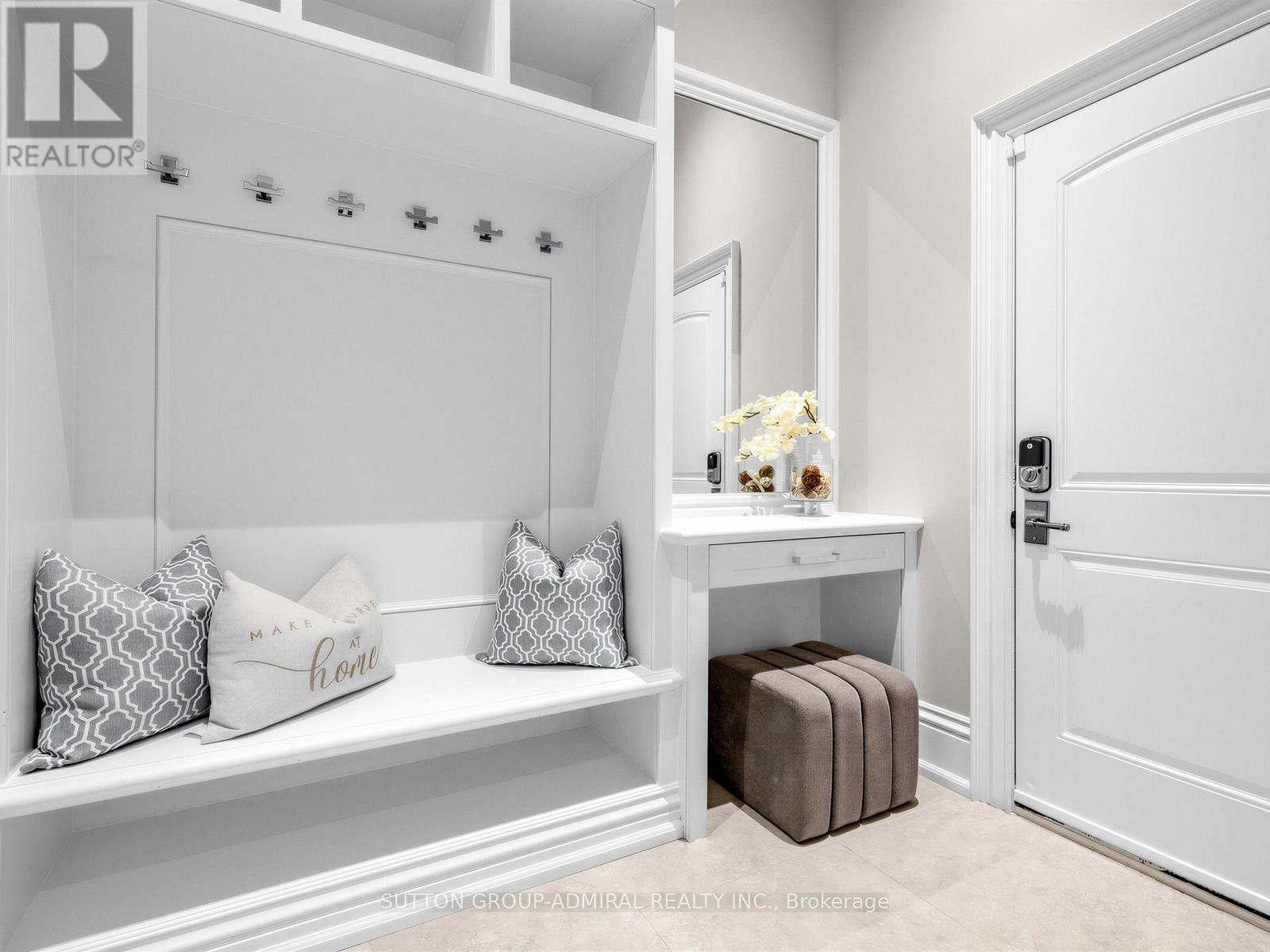 5 Lloydminster Crescent, Toronto, Ontario  M2M 2R9 - Photo 8 - C13009086