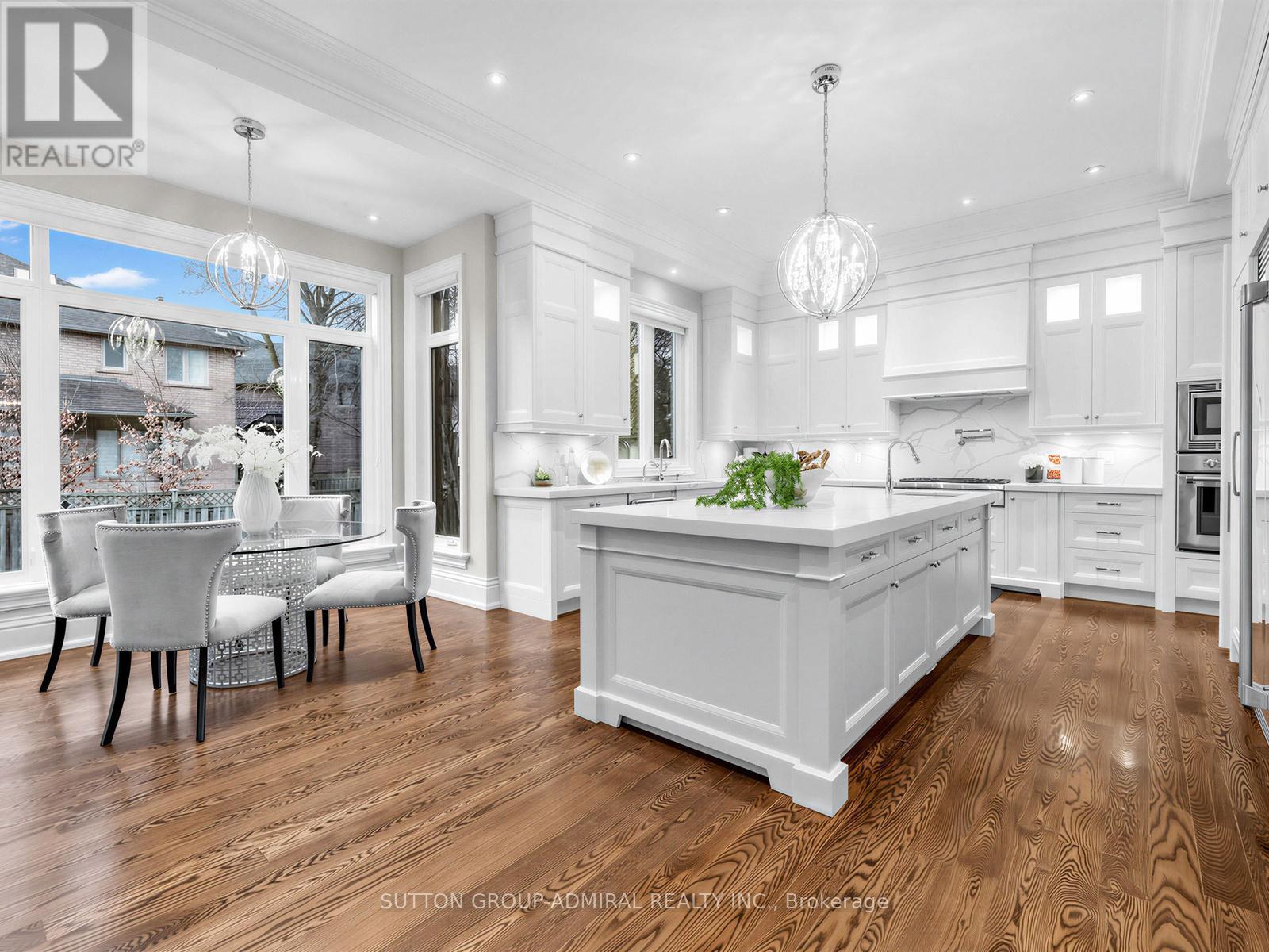 5 Lloydminster Crescent, Toronto, Ontario  M2M 2R9 - Photo 9 - C13009086