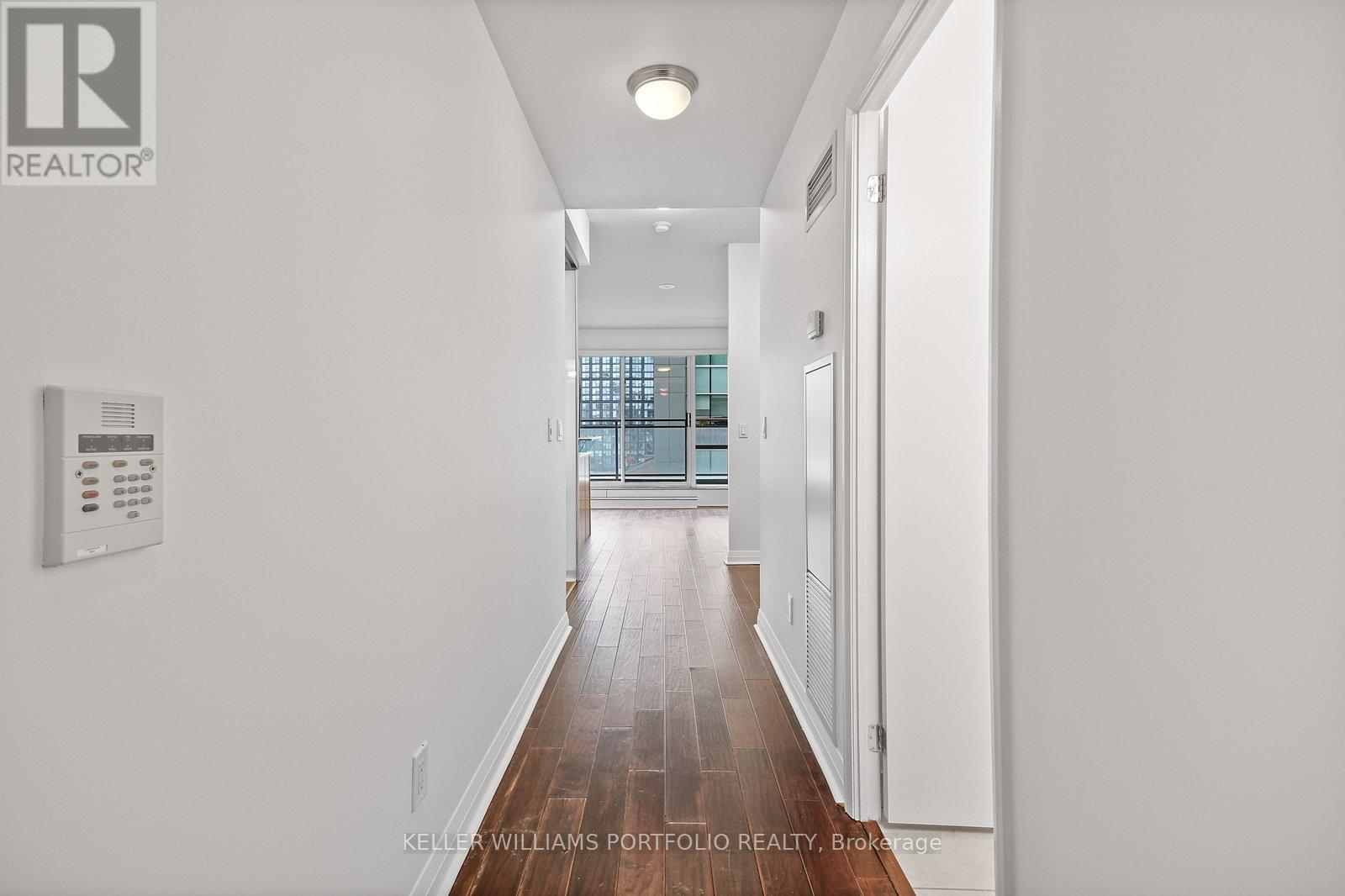 1002 - 220 Victoria Street, Toronto, Ontario  M5B 2R6 - Photo 2 - C13009128