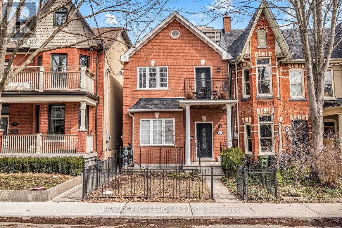 UPPER - 213 MAJOR STREET, Toronto, Ontario