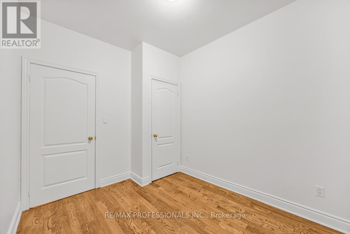 Upper - 213 Major Street, Toronto, Ontario  M5S 2L4 - Photo 17 - C13009172
