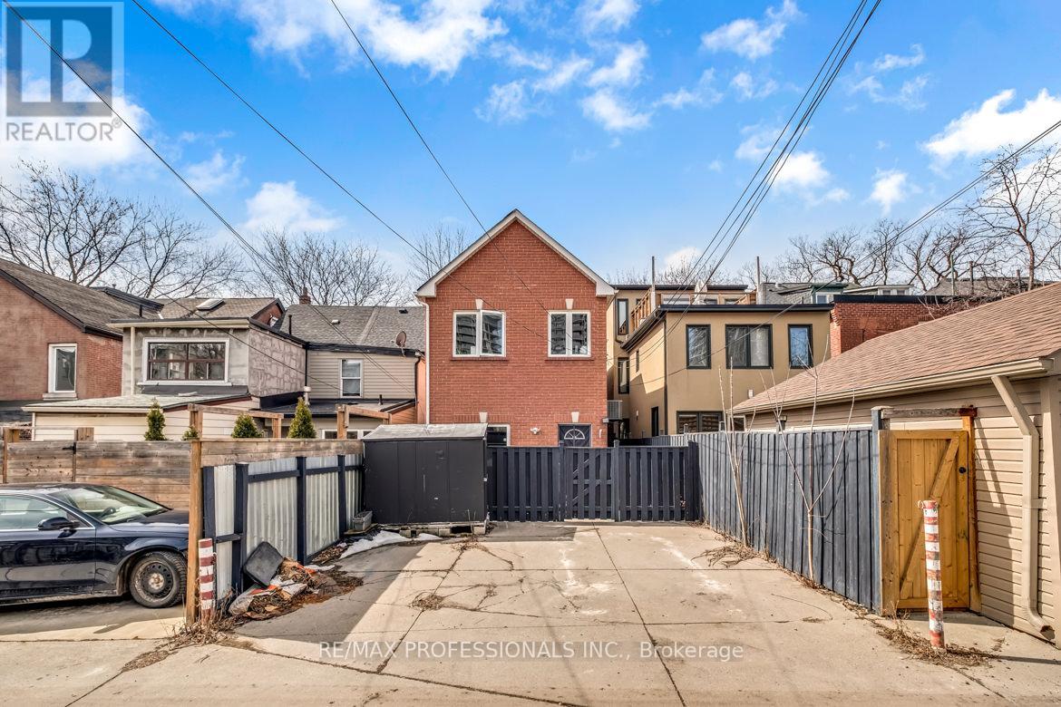 Upper - 213 Major Street, Toronto, Ontario  M5S 2L4 - Photo 19 - C13009172