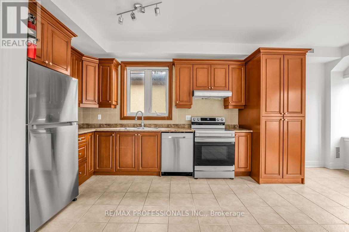 Upper - 213 Major Street, Toronto, Ontario  M5S 2L4 - Photo 5 - C13009172