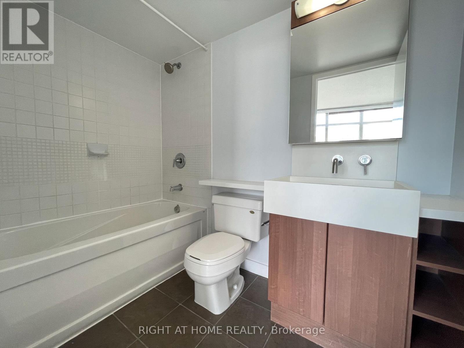 2615 - 11 Brunel Court, Toronto, Ontario  M5V 3Y3 - Photo 14 - C13009194