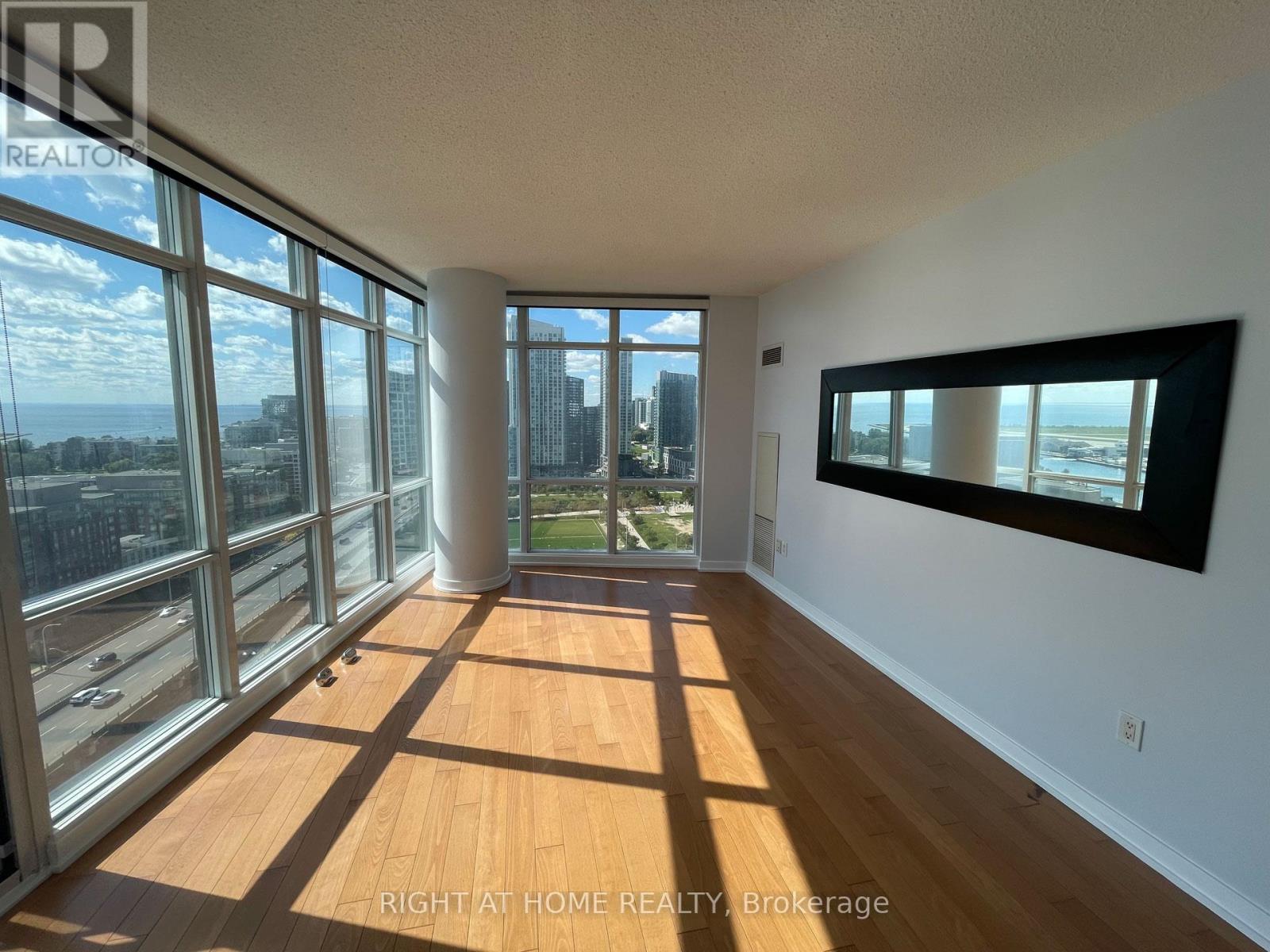 2615 - 11 Brunel Court, Toronto, Ontario  M5V 3Y3 - Photo 5 - C13009194