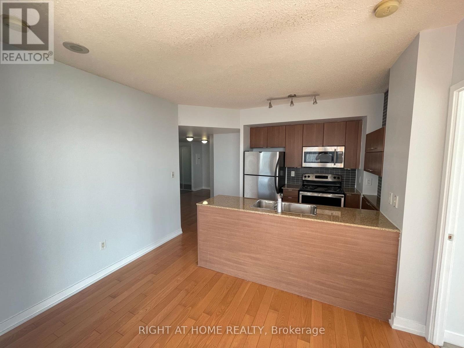 2615 - 11 Brunel Court, Toronto, Ontario  M5V 3Y3 - Photo 8 - C13009194