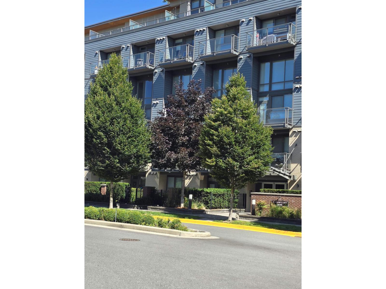 204 3090 Gladwin Road, Abbotsford, British Columbia  V2T 0G2 - Photo 1 - R3112472