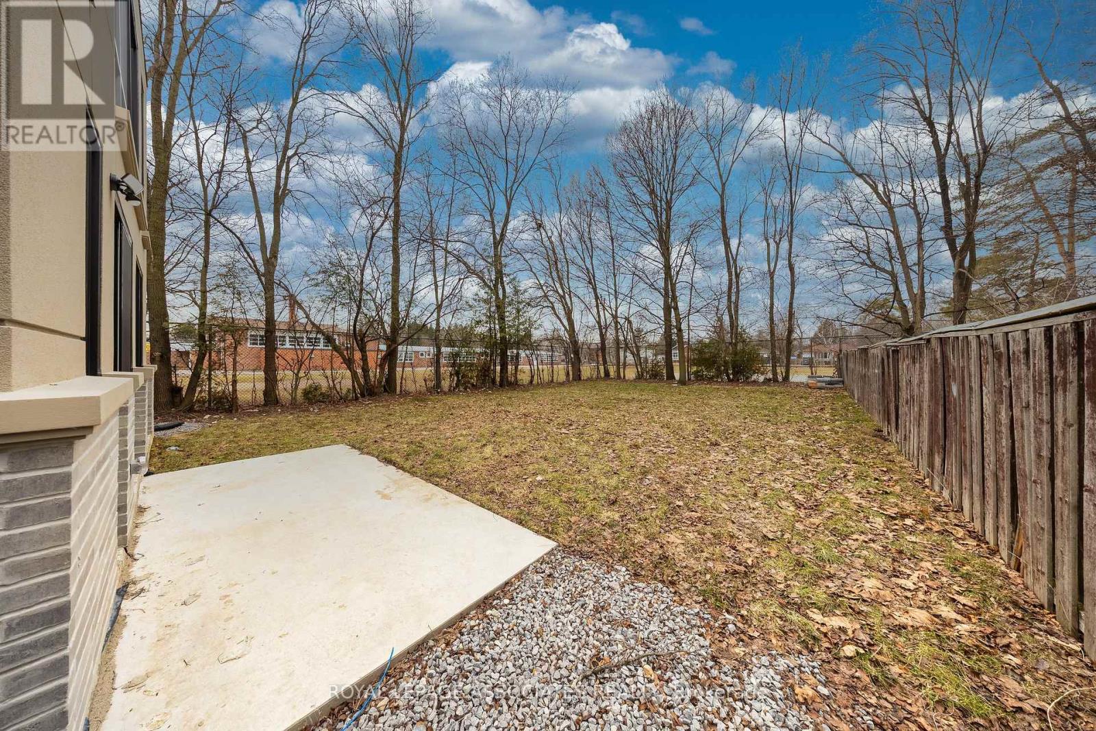 28 Bobmar Road, Toronto, Ontario  M1C 1C9 - Photo 3 - E13008956