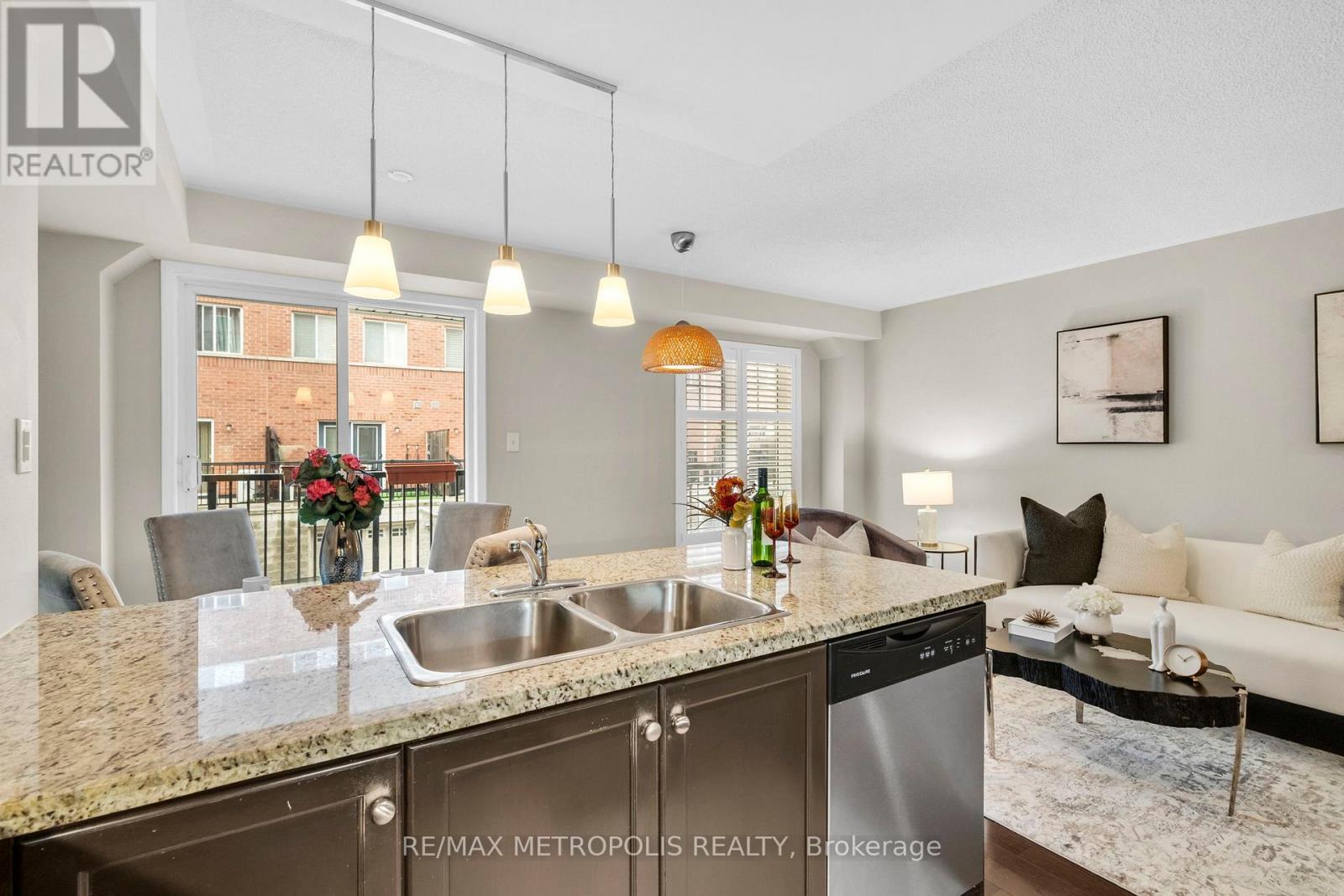 13 - 669a Warden Avenue, Toronto, Ontario  M1L 0G3 - Photo 5 - E13008988