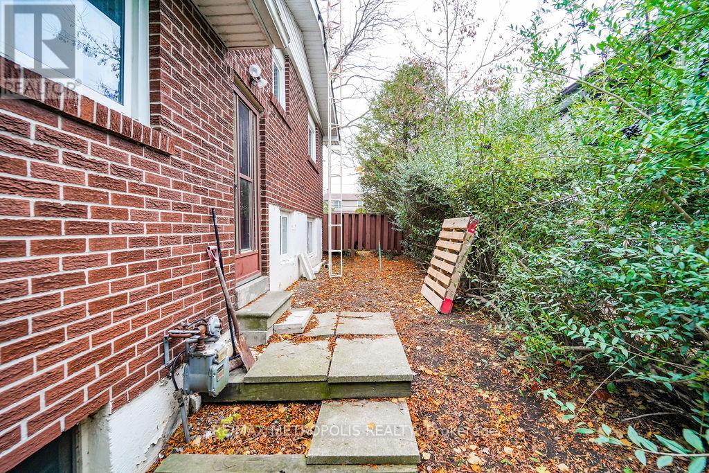 761 West Shore Boulevard, Pickering, Ontario  L1W 2V5 - Photo 17 - E13009066