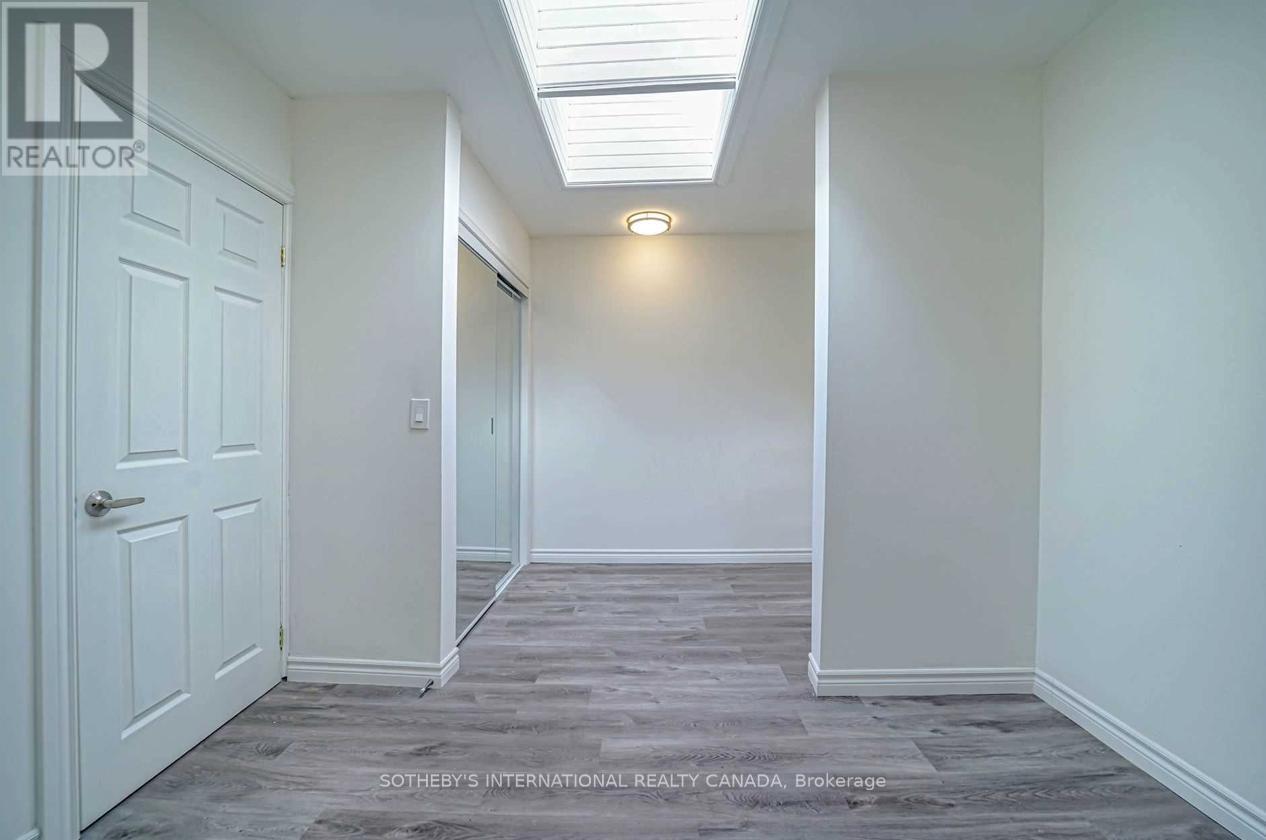 Upper - 843 Danforth Avenue, Toronto, Ontario  M4J 1L2 - Photo 24 - E13009076