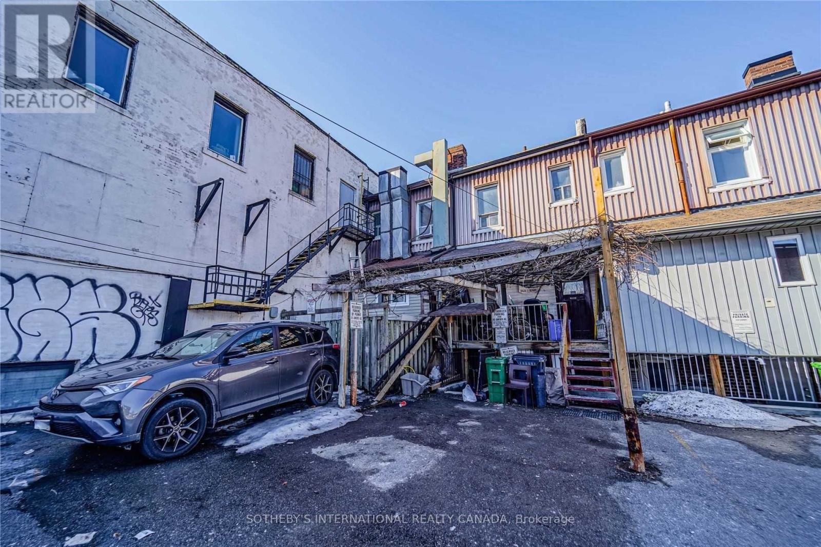 Upper - 843 Danforth Avenue, Toronto, Ontario  M4J 1L2 - Photo 28 - E13009076