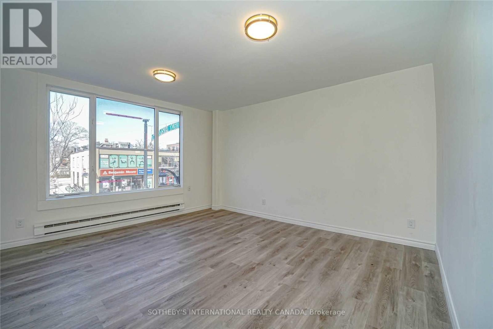 Upper - 843 Danforth Avenue, Toronto, Ontario  M4J 1L2 - Photo 6 - E13009076