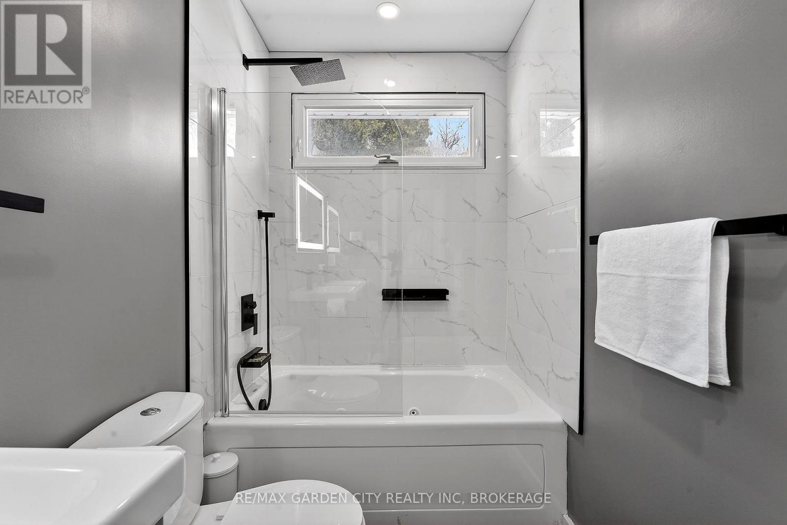 8146 Westwood Street, Niagara Falls, Ontario  L2H 1Y2 - Photo 15 - X13008940