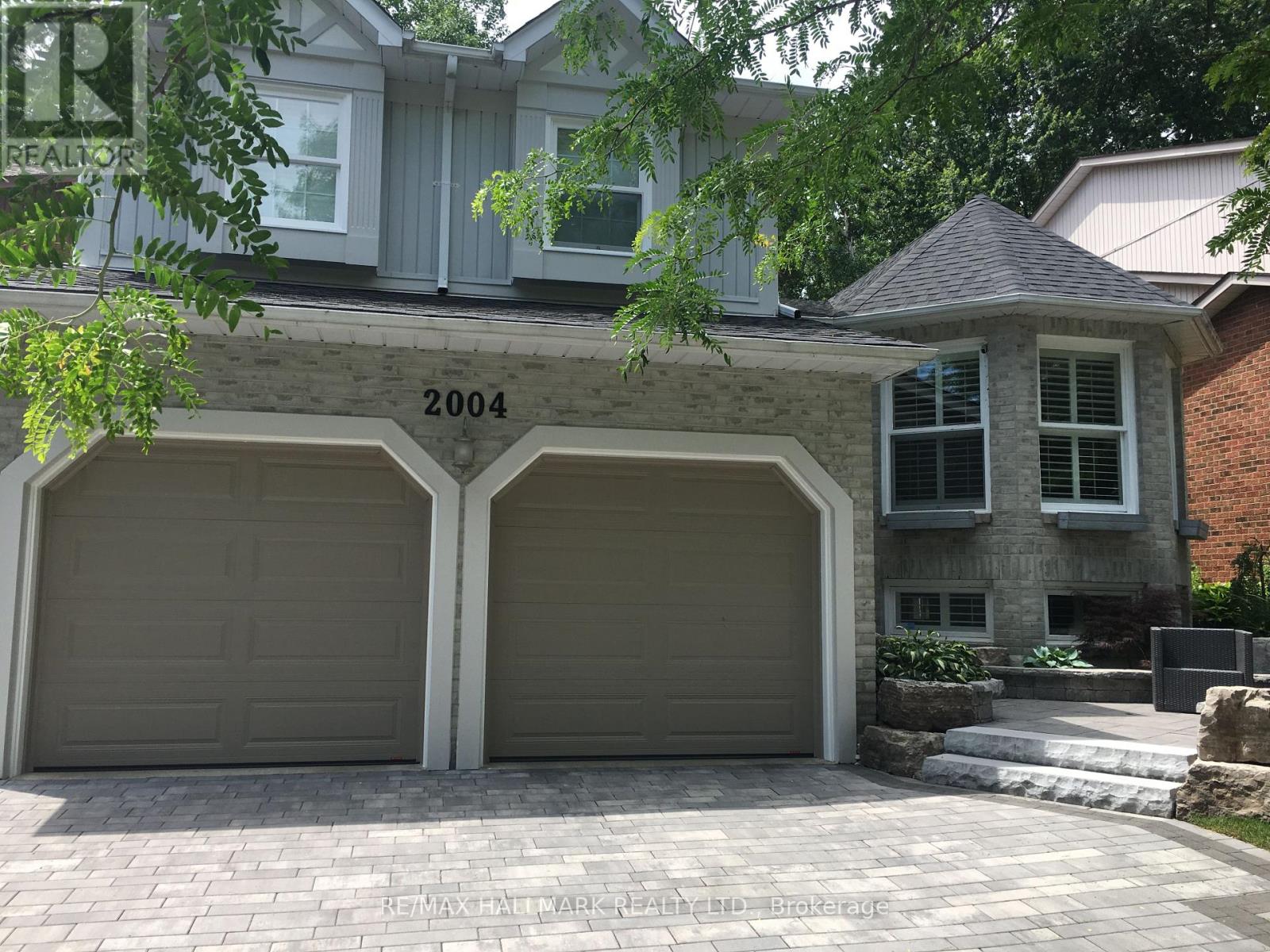 2004 Blairwood Court, Pickering, Ontario L1X 2S3 - Photo 2 - E13007108