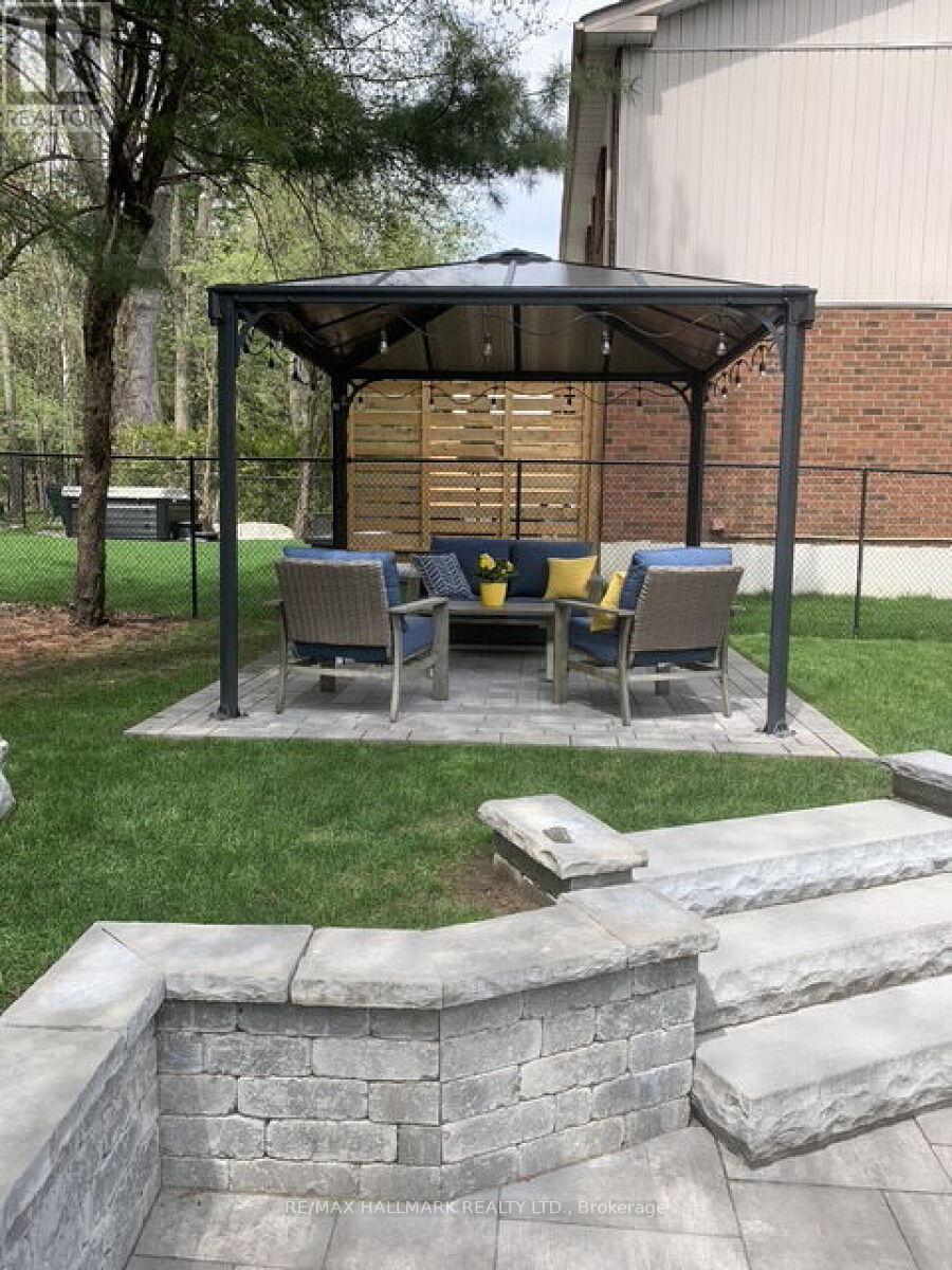 2004 Blairwood Court, Pickering, Ontario L1X 2S3 - Photo 44 - E13007108