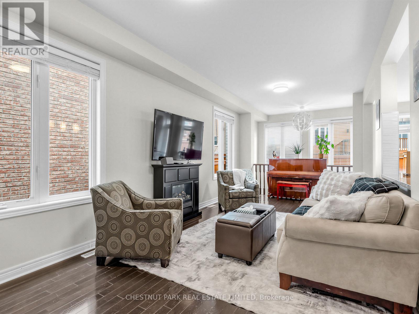 11 Constable Street, Aurora, Ontario  L4G 1B7 - Photo 3 - N13008990