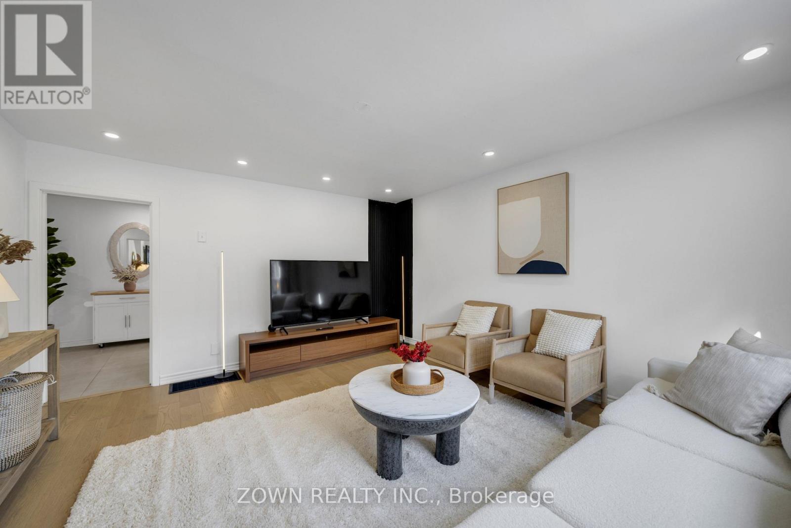 8312 Kipling Avenue, Vaughan, Ontario  L4L 2A8 - Photo 2 - N13009042