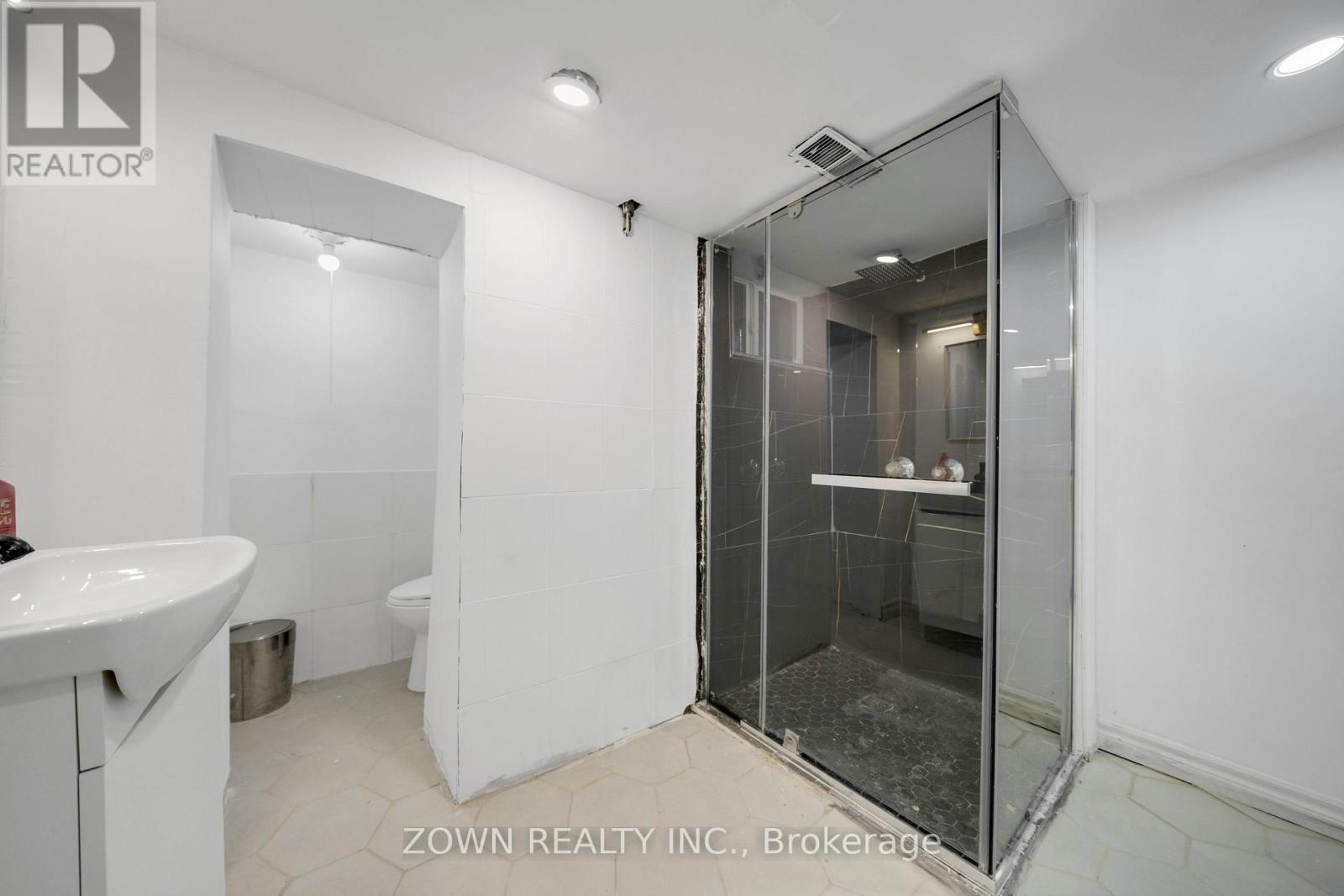 8312 Kipling Avenue, Vaughan, Ontario  L4L 2A8 - Photo 35 - N13009042