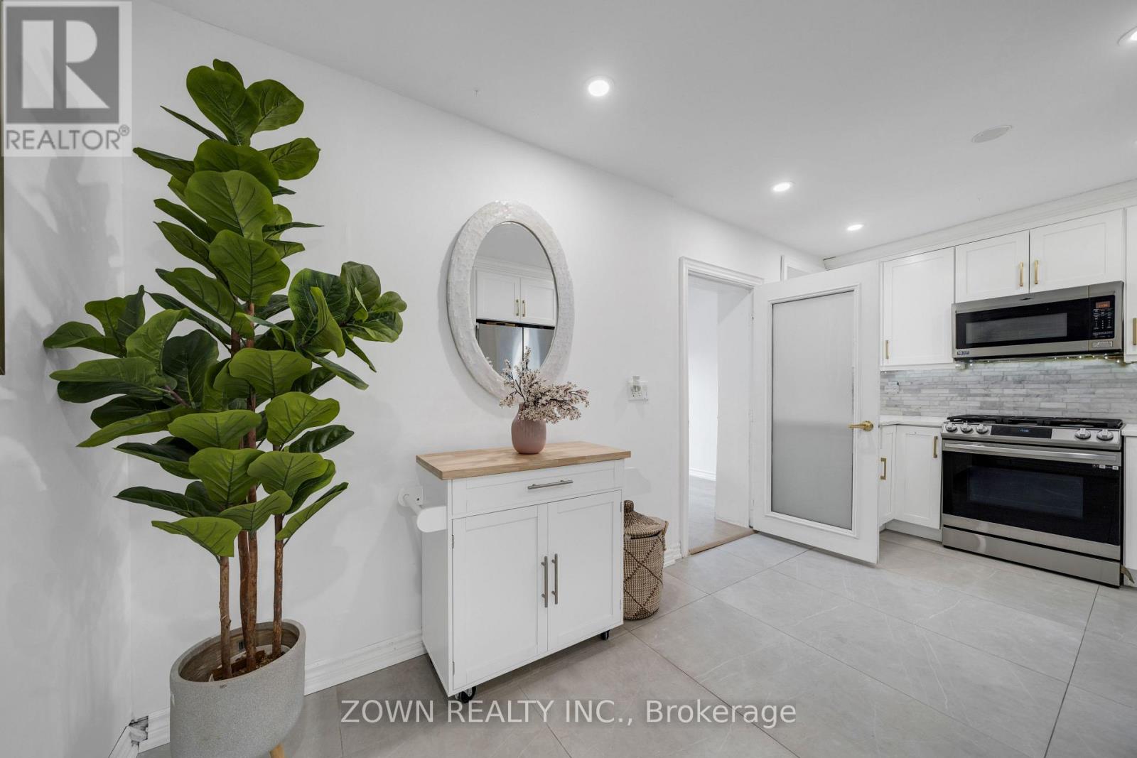 8312 Kipling Avenue, Vaughan, Ontario  L4L 2A8 - Photo 6 - N13009042