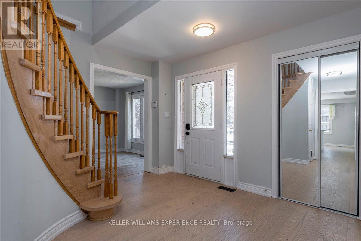 78 James Street, Barrie (Ardagh), Ontario  L4N 6Y2 - Photo 3 - S13009054