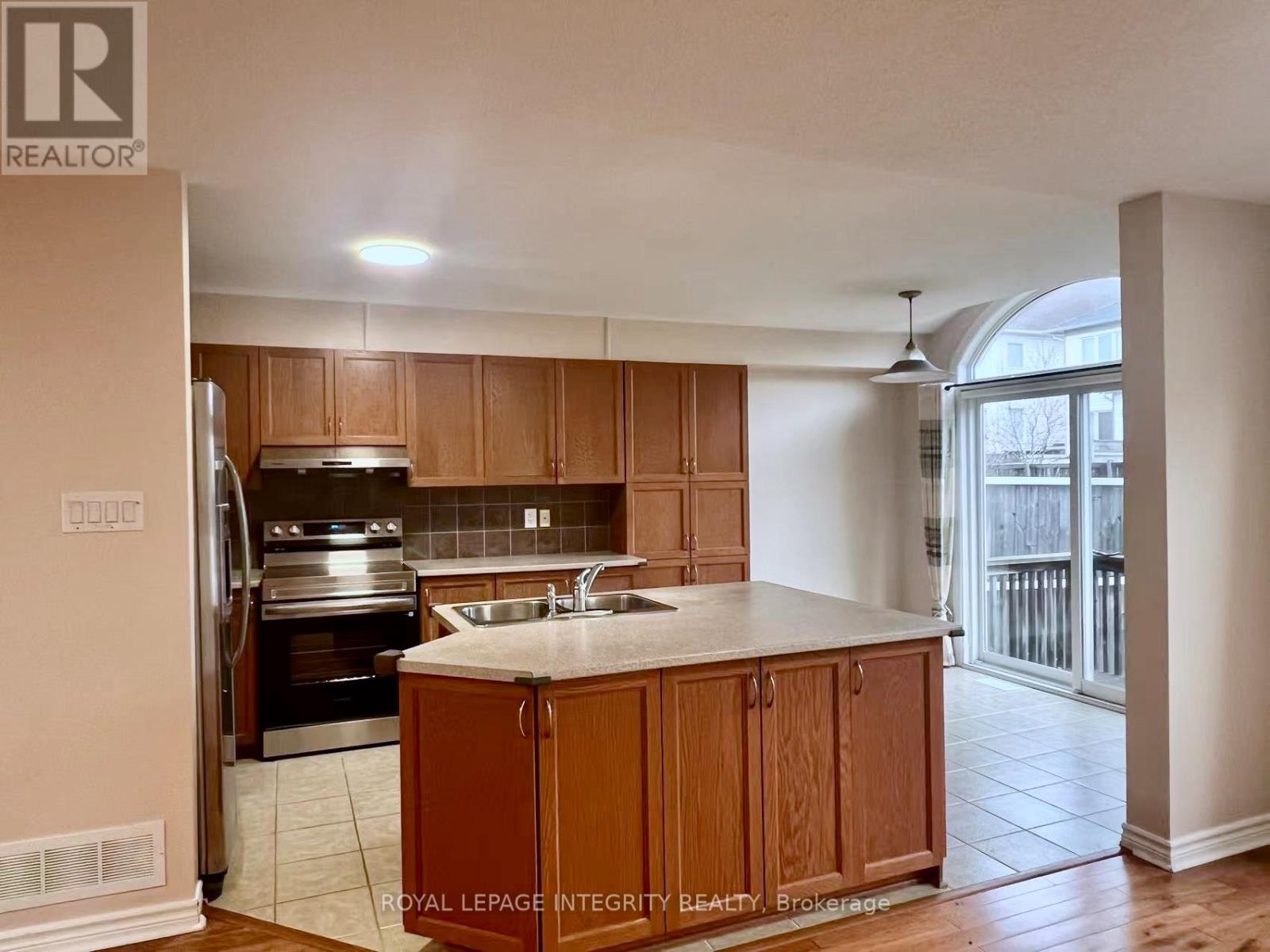 102 Brady Avenue, Ottawa, Ontario  K2K 0B1 - Photo 10 - X13005574