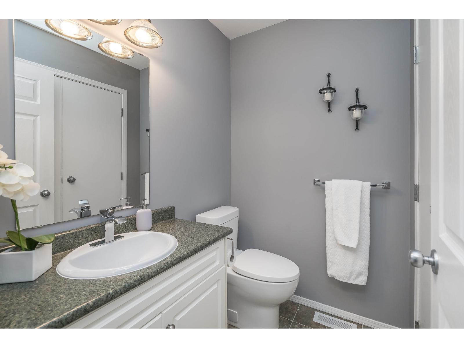 5054 207 Street, Langley, British Columbia  V3A 7T8 - Photo 13 - R3097295