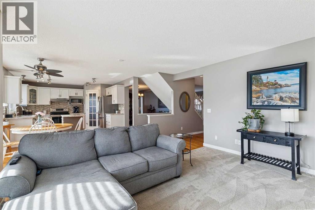 420 Rocky Ridge Bay Nw, Calgary, Alberta  T3G 4H8 - Photo 24 - A2296012