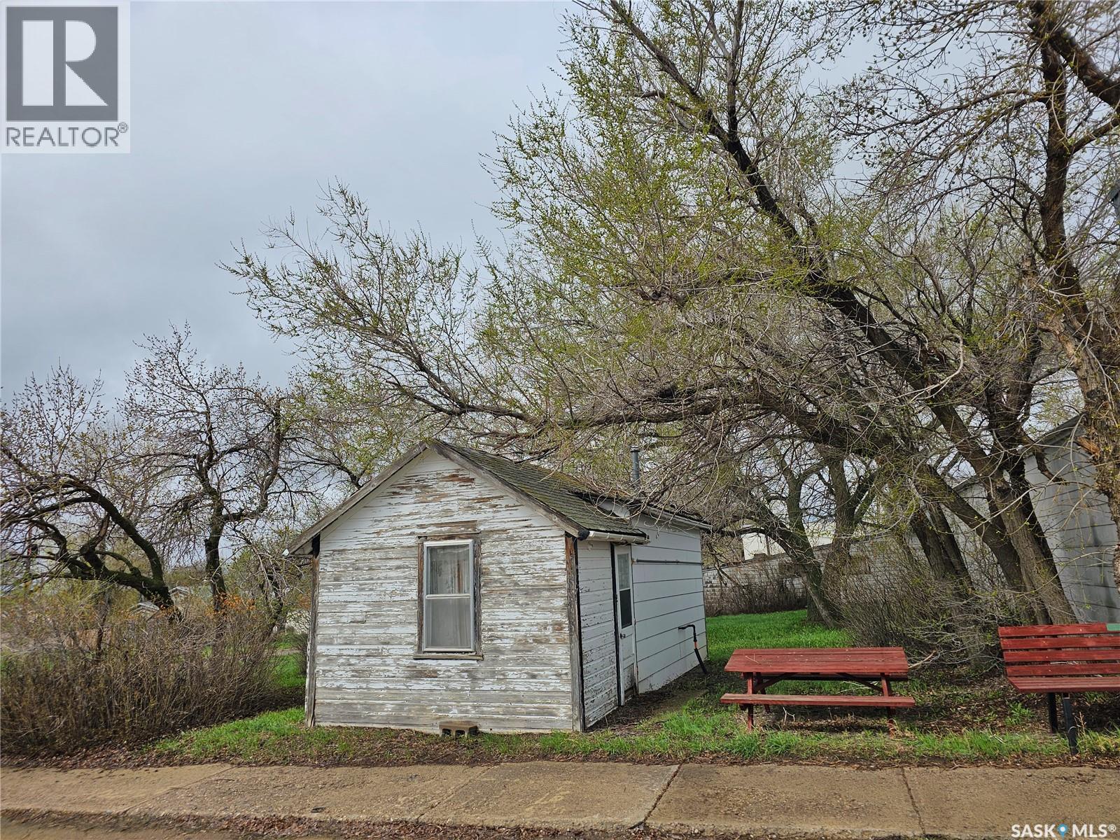 West 123 3rd STREET W, Mankota, Saskatchewan