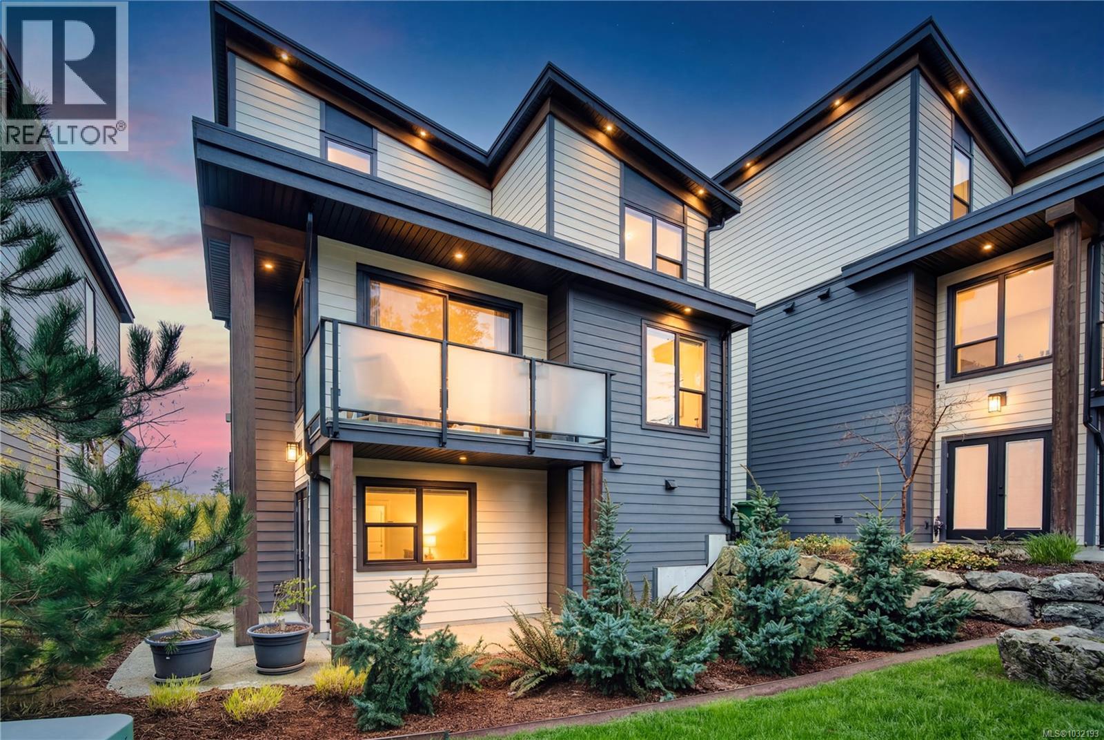 103 1217 Manzanita Pl, Nanaimo, British Columbia  V9T 0L7 - Photo 1 - 1032193