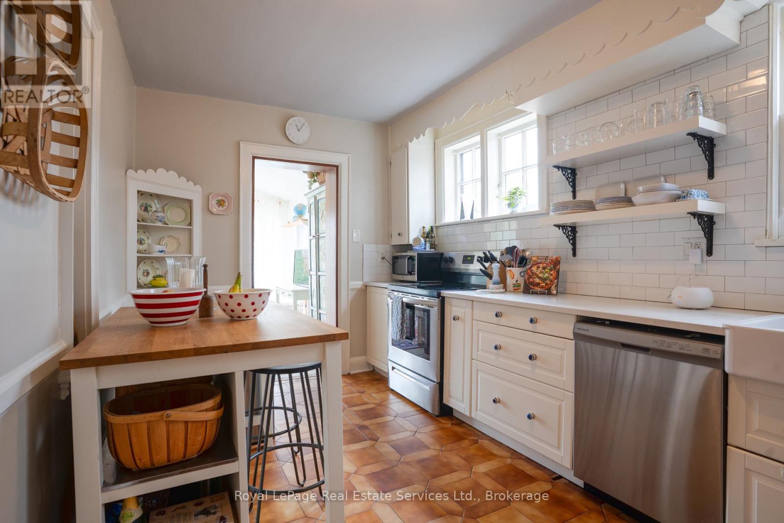 89 Edgemont Street S, Hamilton, Ontario  L8K 2H6 - Photo 9 - X13008876