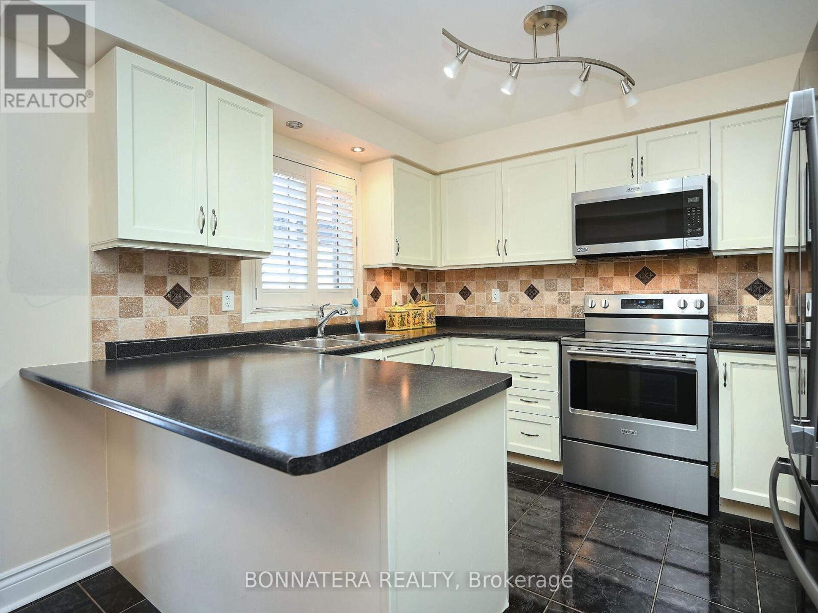 409 Hobbs Crescent, Milton, Ontario  L9T 0J2 - Photo 12 - W13008942