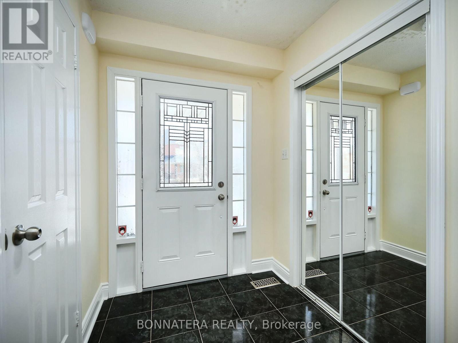 409 Hobbs Crescent, Milton, Ontario  L9T 0J2 - Photo 4 - W13008942