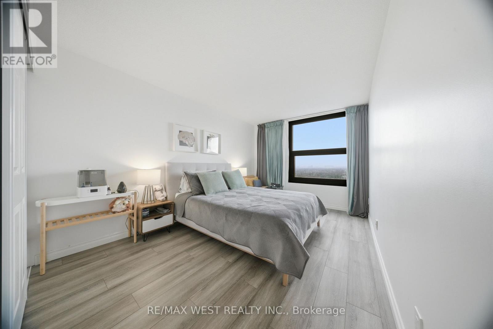 2302 - 1300 Bloor Street, Mississauga, Ontario  L4Y 3Z2 - Photo 10 - W13008962