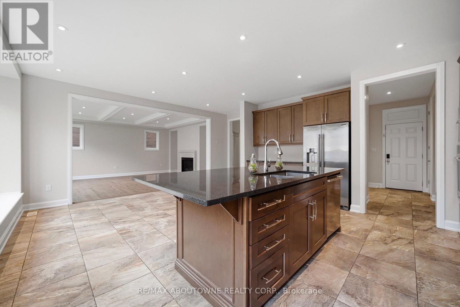 224 Cherryhurst Road, Oakville, Ontario  L6M 0Z7 - Photo 17 - W13009002