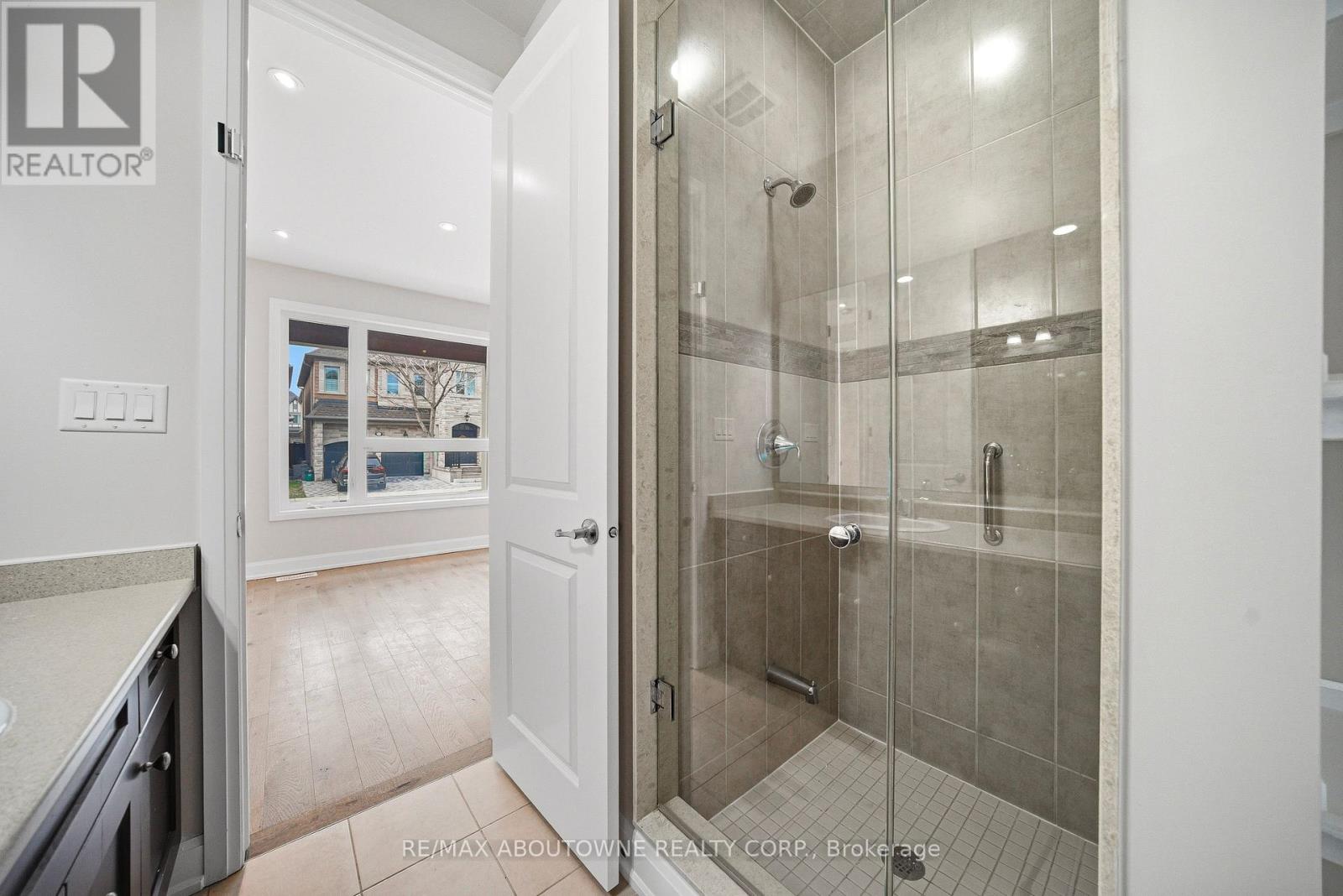 224 Cherryhurst Road, Oakville, Ontario  L6M 0Z7 - Photo 7 - W13009002