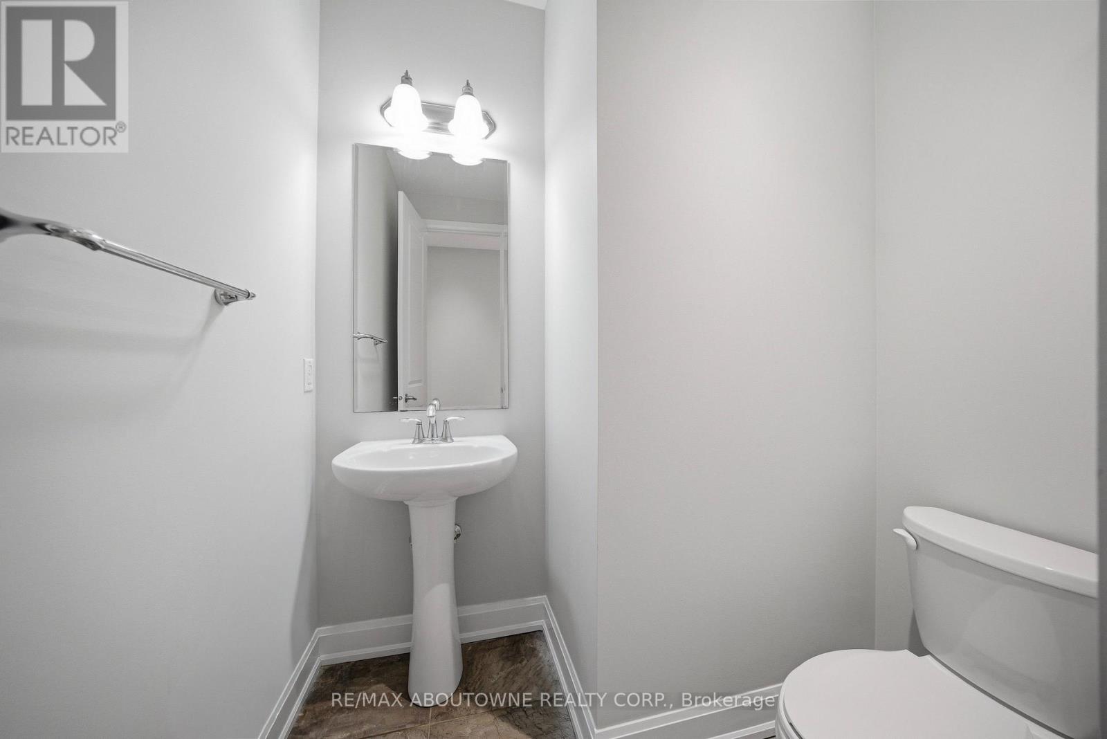 224 Cherryhurst Road, Oakville, Ontario  L6M 0Z7 - Photo 9 - W13009002